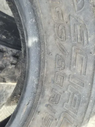 Neumáticos de trial con tacos