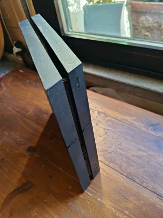 PS4 Fat 1TB Ultimate Player Edition