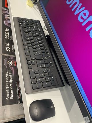 Ordenador AIO Lenovo Negro