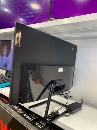 Ordenador AIO Lenovo Negro