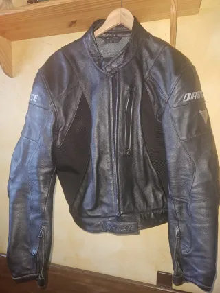 Traje Dainese 2 Piezas Talla 56 en perfecto estado