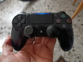 PS4 1TB Negra - Perfecto Estado
