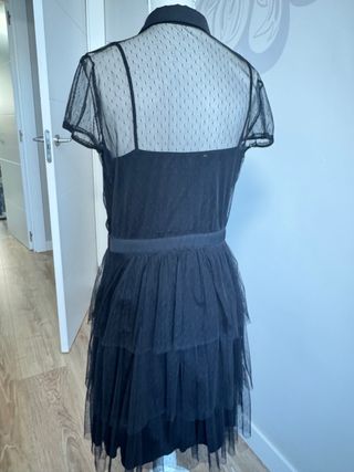 Vestido Naf Naf encaje y tul negro