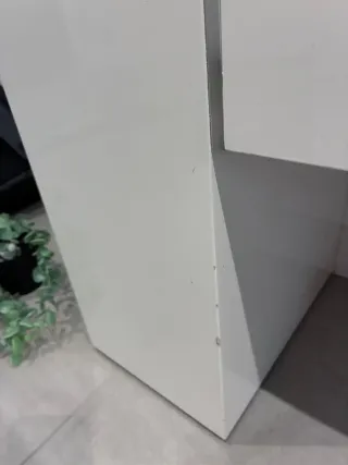 Recibidor moderno blanco y cristal