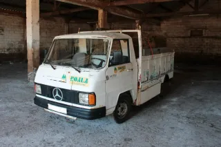 LOTE DE 2 Mercedes MB100 Furgon y camión a restaur