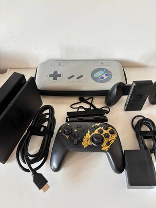 Nintendo Switch completa di accessori e Controller