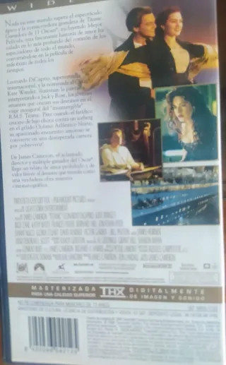 Cinta VHS de Titanic, la película romántica épica