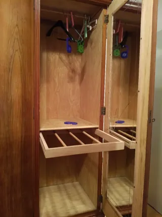 Armario antiguo de madera