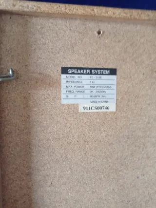 Altavoces LG Negros y Plateados