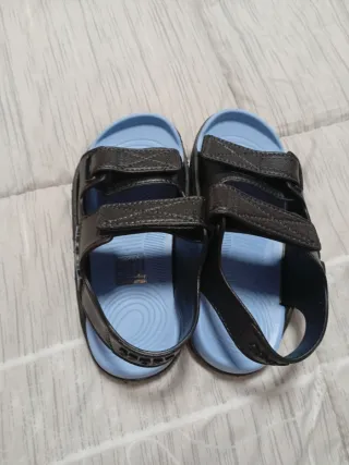 Sandalias verano niño azul y negro