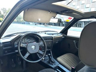 BMW e30 318i