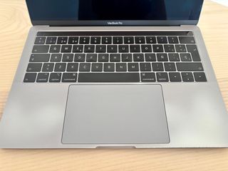 MacBook Pro 13 2018 Touch Bar. 512 GB.