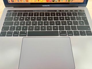 MacBook Pro 13 2018 Touch Bar. 512 GB.