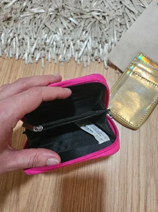 Conjunto de menina: bolsa, carteira e brinquedos