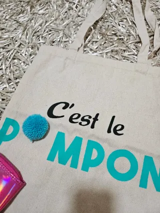 Conjunto de menina: bolsa, carteira e brinquedos