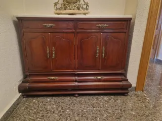 Aparador clásico de madera maciza – Mueble vintage