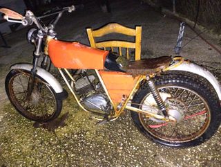 Moto Enduro para restaurar,llamara al 642057301