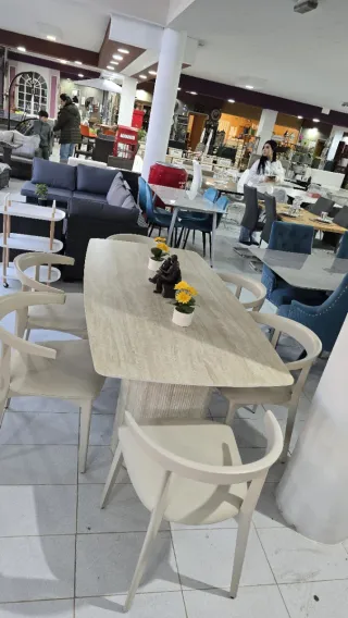 Mesa de comedor piedra y madera