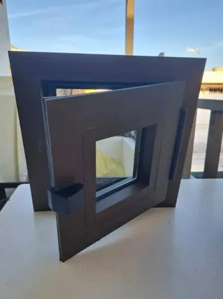 Ventana aluminio marrón con cristal medida 34/34