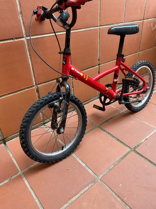 Bicicleta infantil B-TWIN roja