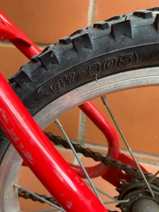 Bicicleta infantil B-TWIN roja