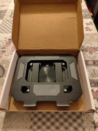 Supporto metallo pieghevole per tablet