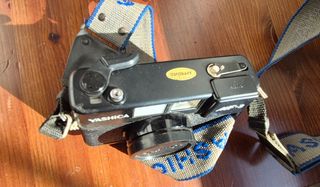 Macchina fotografica analogica Yashica MF-2