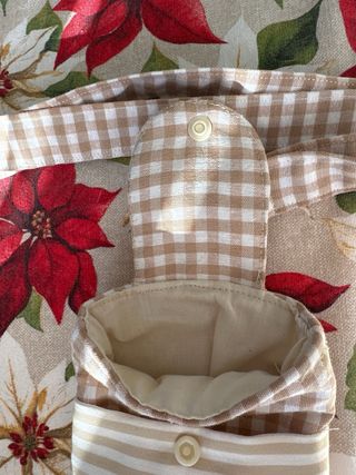 Funda para móvil con cordón