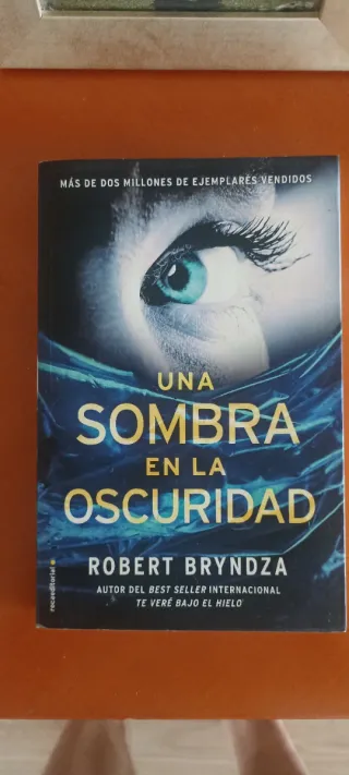 Una sombra en la oscuridad