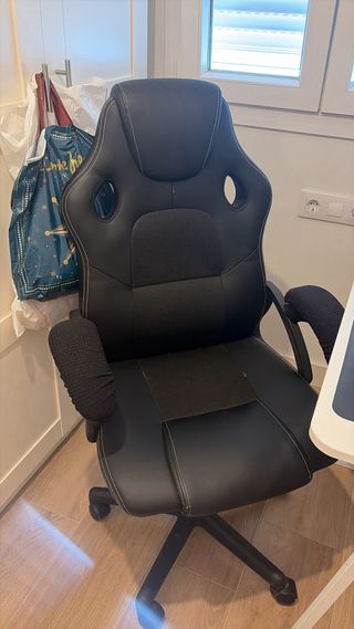 Silla de oficina ergonómica negra