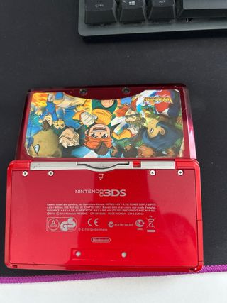 Nintendo 3DS Roja + Cargador + Funda + 7 Juegos