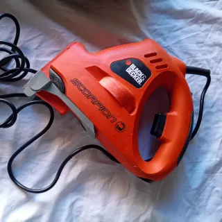 Sierra Eléctrica (Black & Decker Scorpion.)