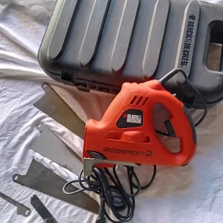 Sierra Eléctrica (Black & Decker Scorpion.)