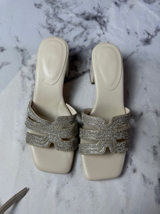 Lote tacones mujer negro y dorado