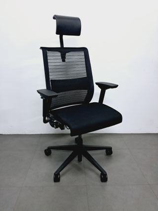 Sedia da ufficio ergonomica THINK di STEELCASE con poggiatesta professionale
