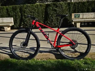 Bicicleta Trek Marlin 8 Roja Talla M/L