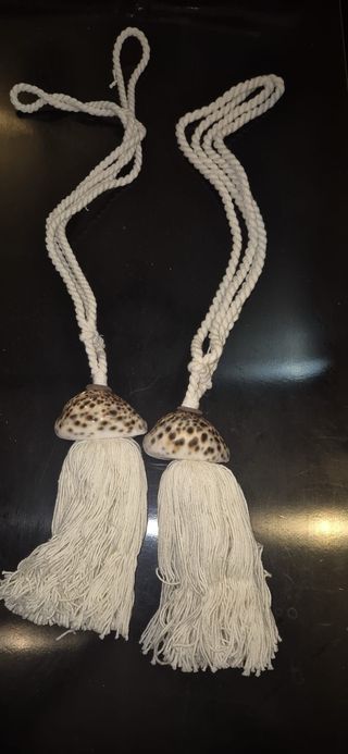 Agarres de cortina conchas y borlas