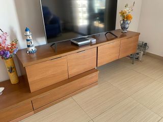 Mueble de salón madera y cristal