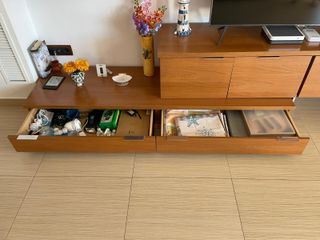 Mueble de salón madera y cristal