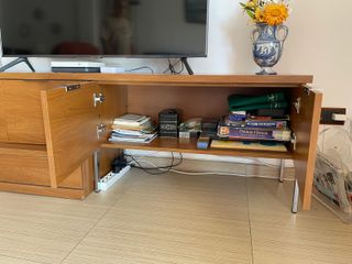 Mueble de salón madera y cristal