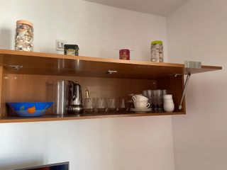 Mueble de salón madera y cristal