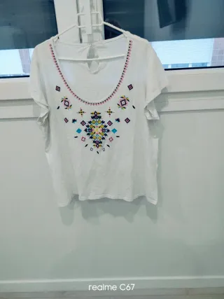 Lote 2 vestidos + camiseta bordada de regalo