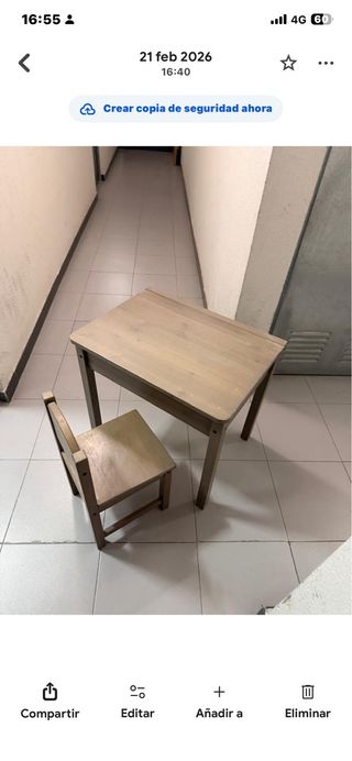 Pupitre infantil de madera