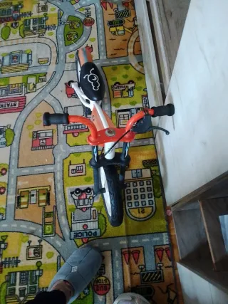 Bici de aprendizaje naranja