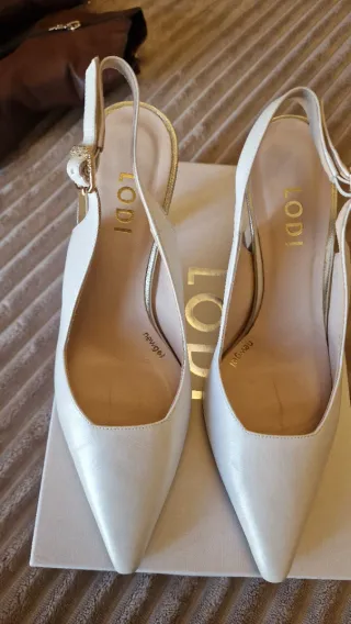 Zapatos LODI tacón blancos talla 39