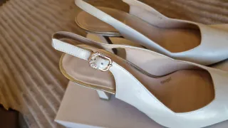 Zapatos LODI tacón blancos talla 39