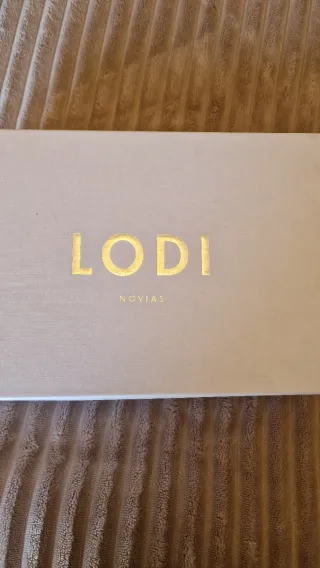 Zapatos LODI tacón blancos talla 39