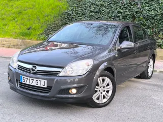 Opel Astra 2010 1.7CDTi 110cv SEDAN