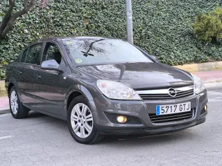 Opel Astra 2010 1.7CDTi 110cv SEDAN