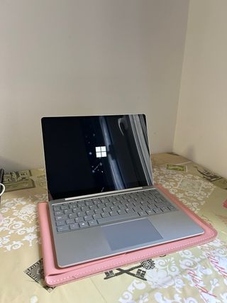 Portátil Microsoft Surface Go + Funda Rosa